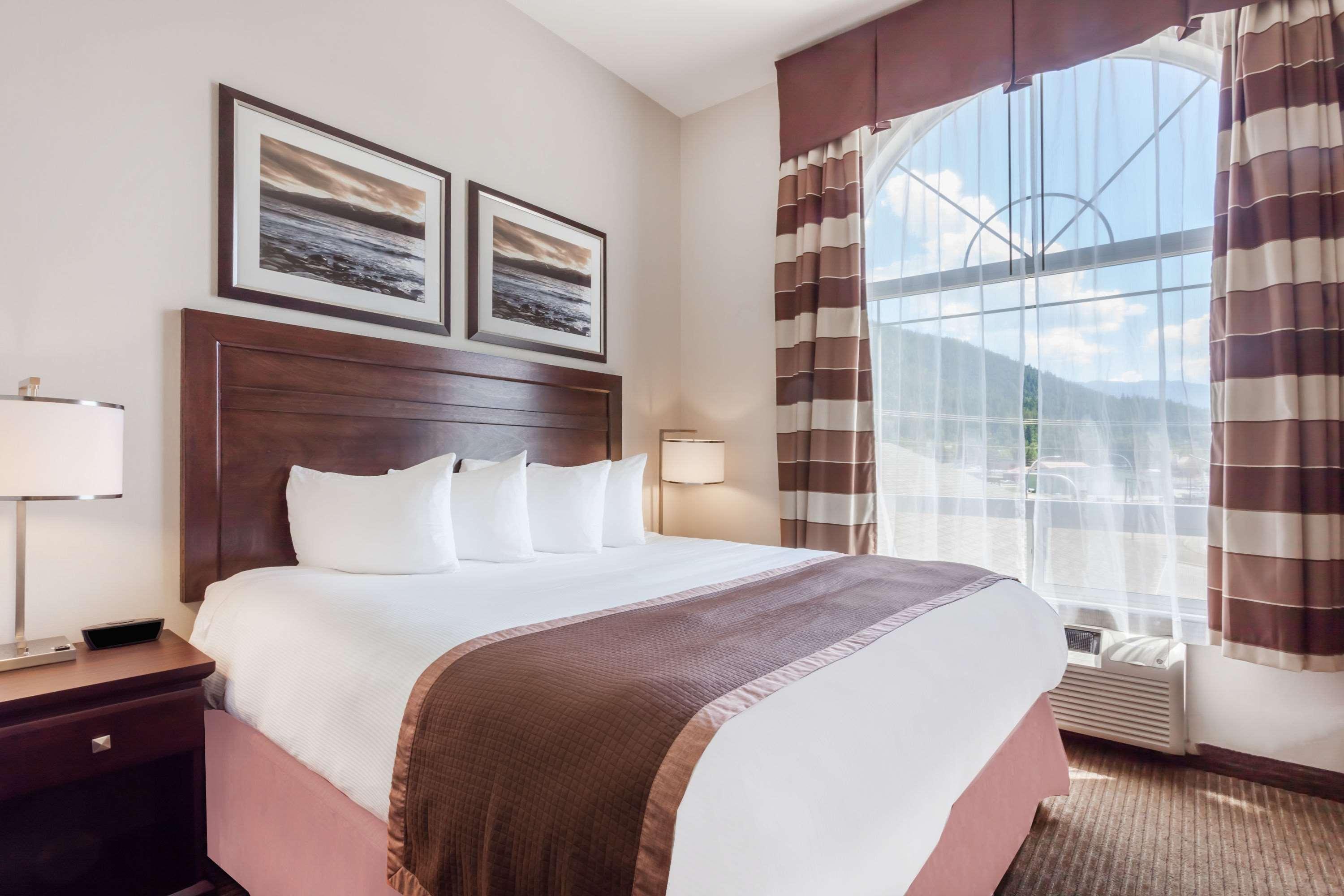 Hotel Ramada By Wyndham Creston Extérieur photo