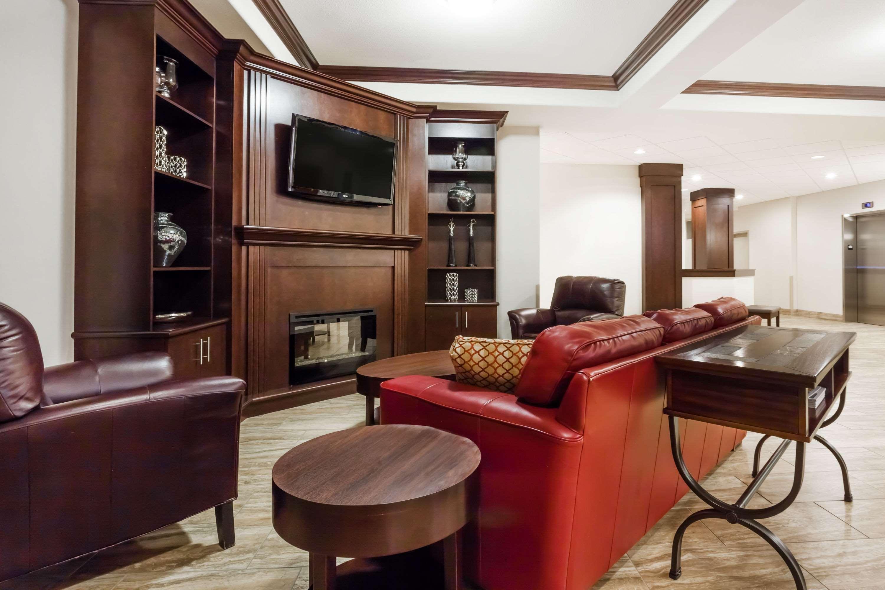 Hotel Ramada By Wyndham Creston Extérieur photo