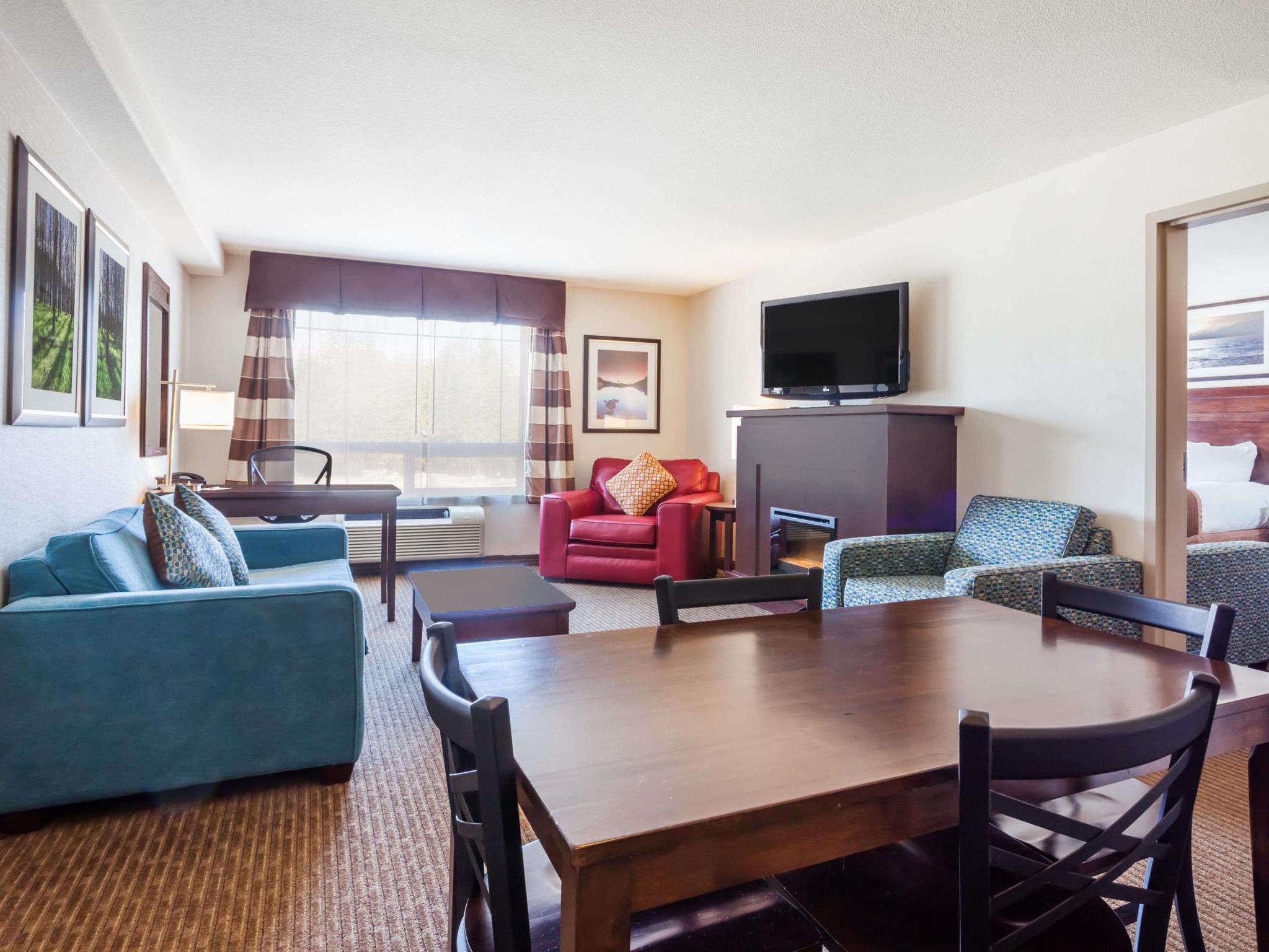 Hotel Ramada By Wyndham Creston Extérieur photo