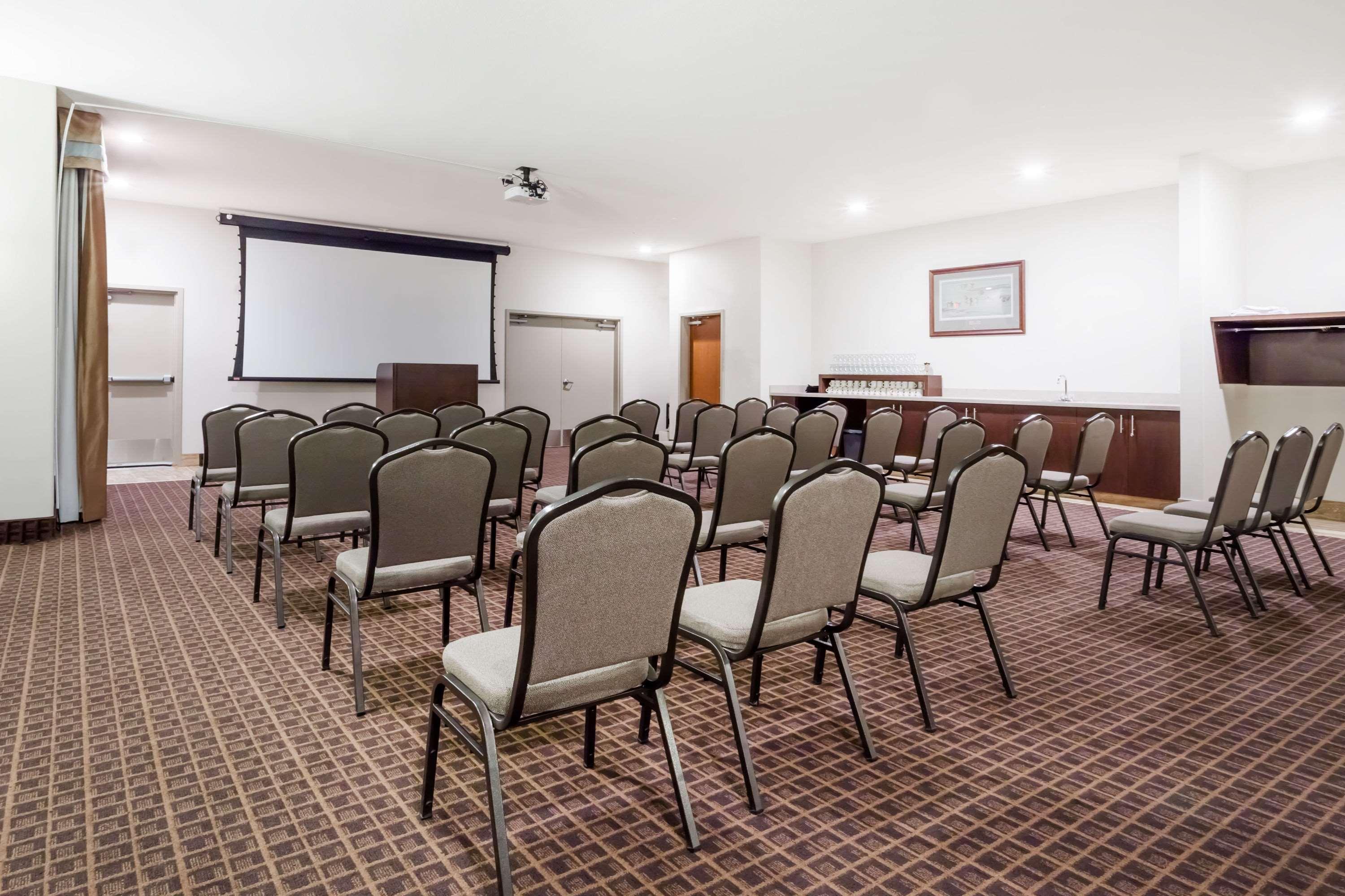Hotel Ramada By Wyndham Creston Extérieur photo