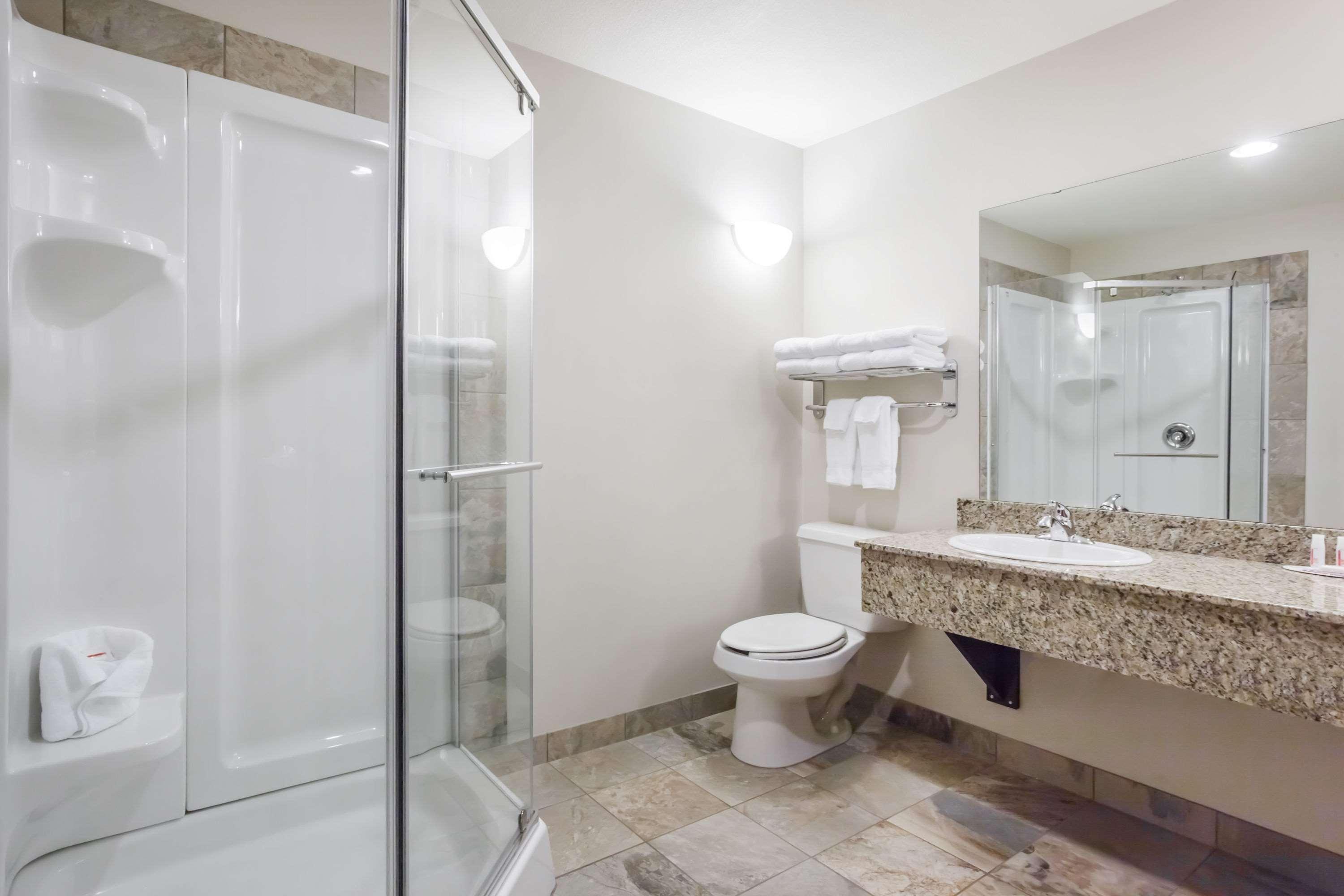 Hotel Ramada By Wyndham Creston Extérieur photo