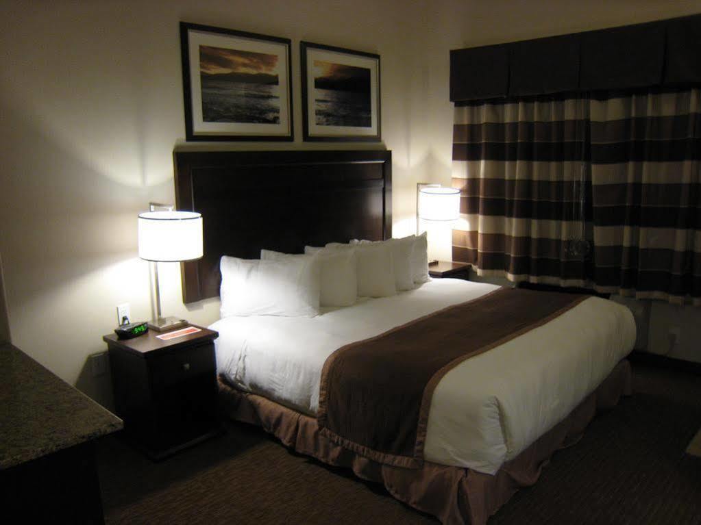 Hotel Ramada By Wyndham Creston Extérieur photo
