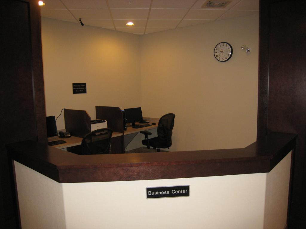 Hotel Ramada By Wyndham Creston Extérieur photo
