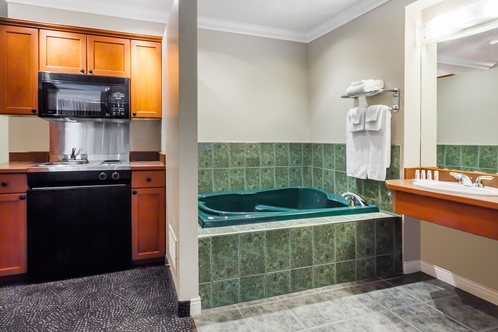 Hotel Ramada By Wyndham Creston Extérieur photo